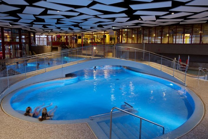 Hallenbad 