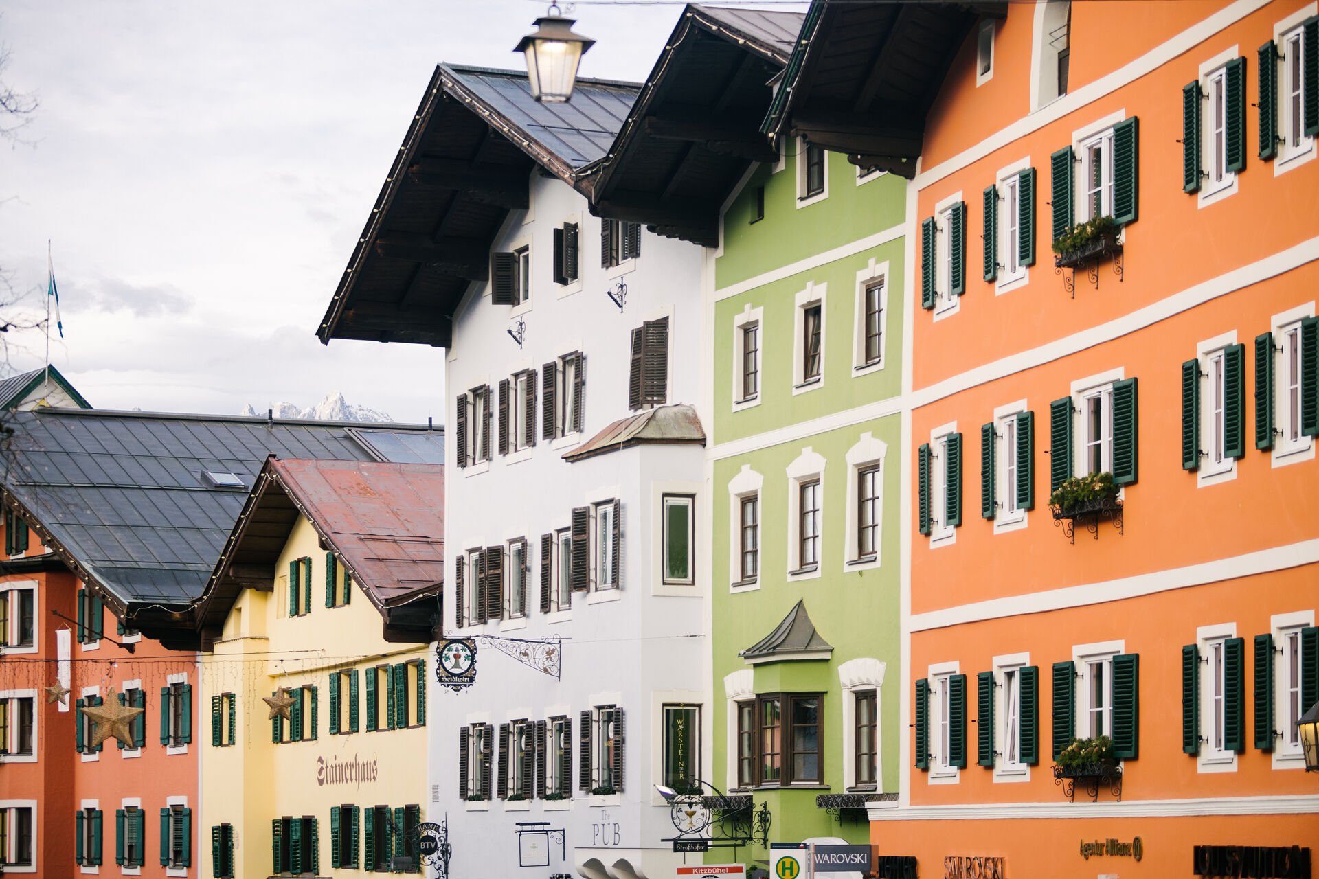 Bunte Häuser in Kitzbühel