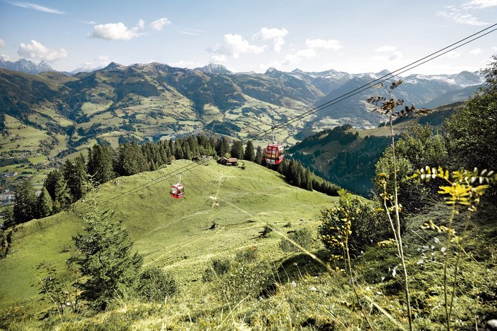 Hahnenkammbahn im Sommer
