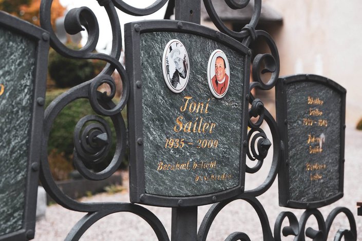 Der Grabstein von Toni Sailer