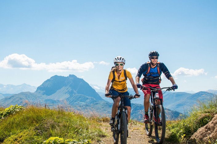 Zwei Mountainbiker