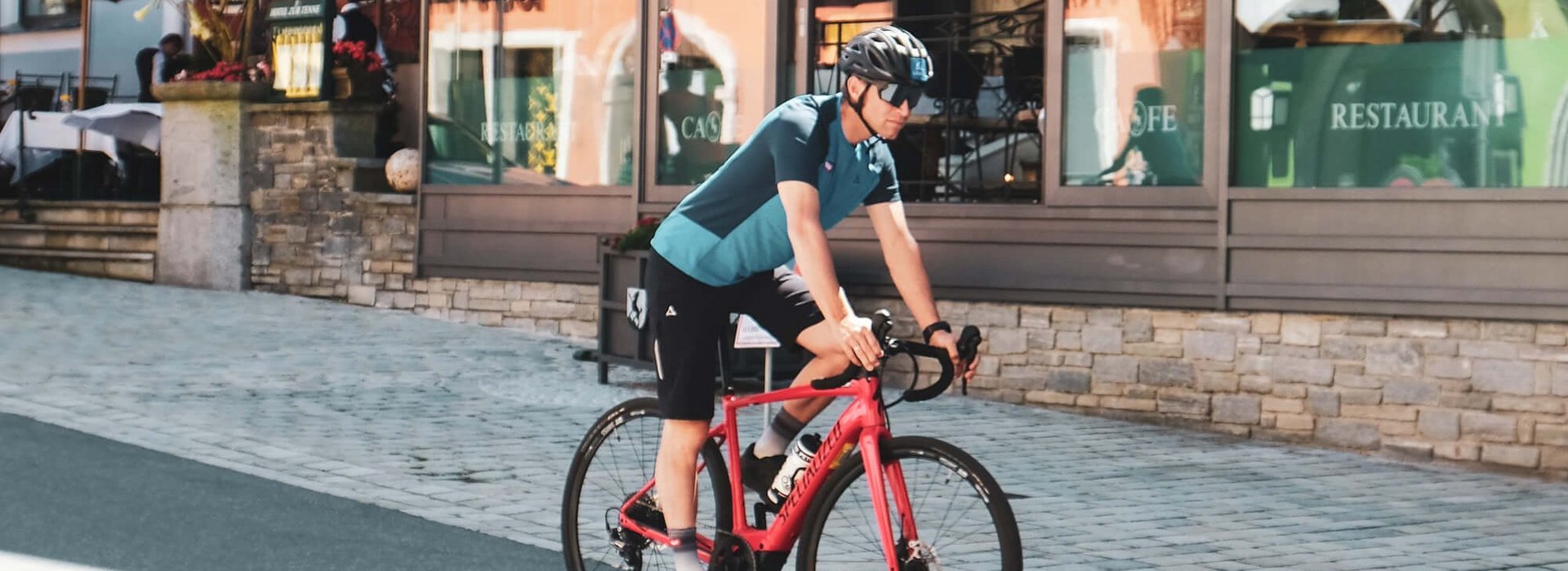 Benni Raich beim Radfahren