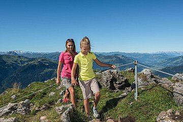 Familie am Wandern