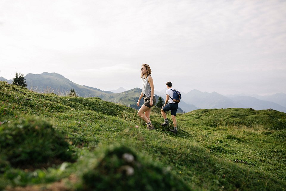 Paar beim Wandern
