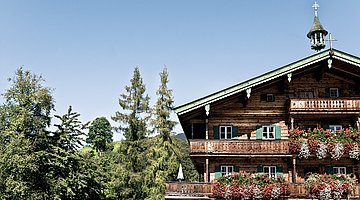 Blick auf den Hallerwirt in Aurach 