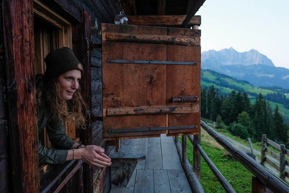 Margarete auf einer Hütte