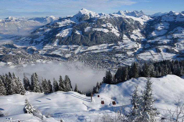 Berge mit Schnee