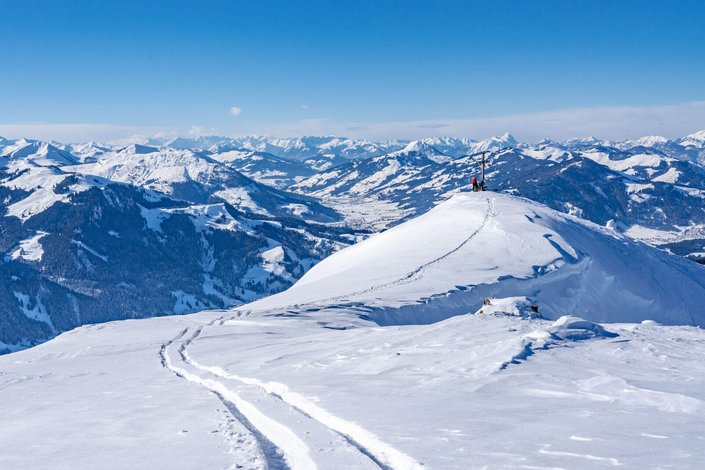 Schneebedeckter Gipfel 