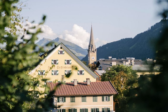 Haus vor Wald