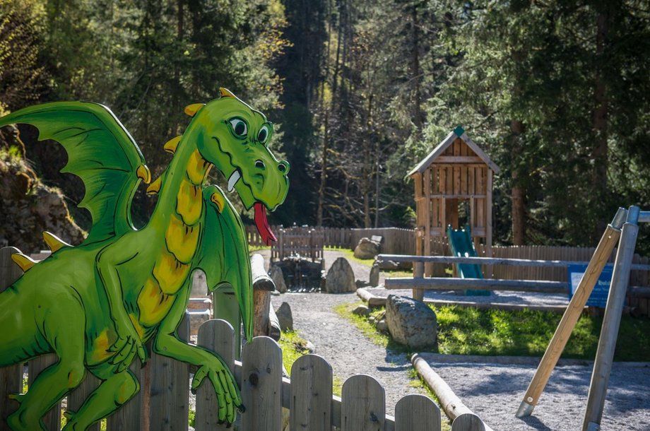 Spielplatz-Sinterbacher-Wasserfall.jpg