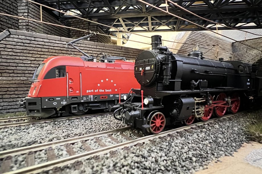 Modelleisenbahn-Kitzbueheler-Alpen.jpg