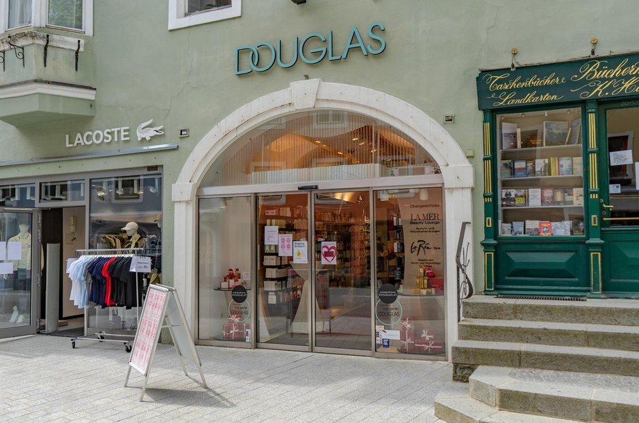 Douglas.jpg