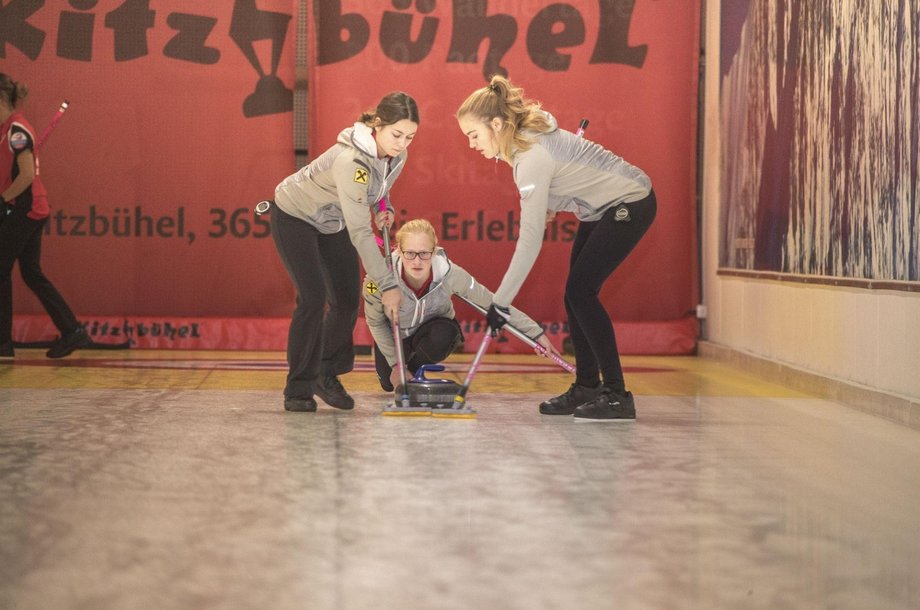 Curling.jpg