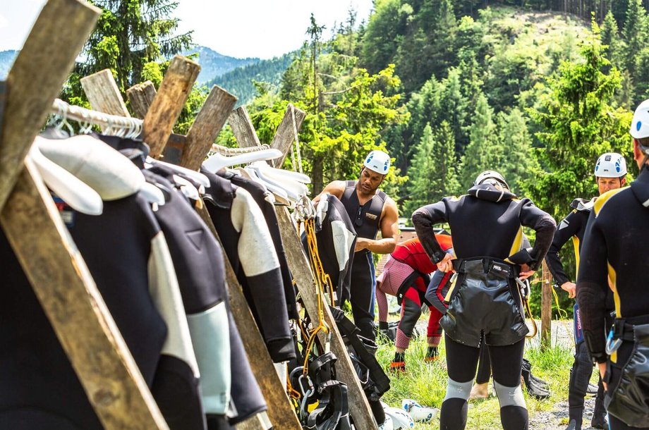 Curlys-Canyoning-2jpg.jpg