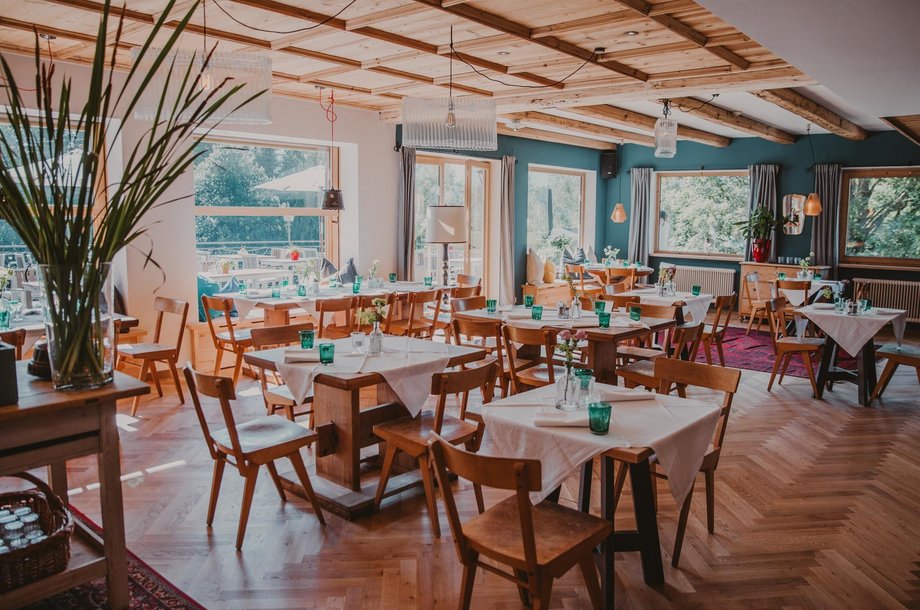 Innenansicht-2-Restaurant-Seebichl.jpg