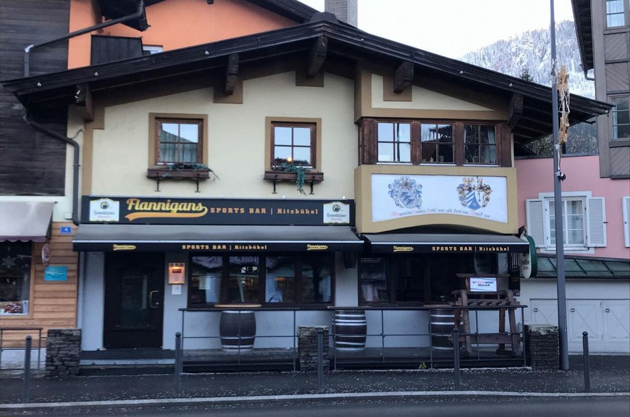 OFlannigans-Irish-Pub.jpg