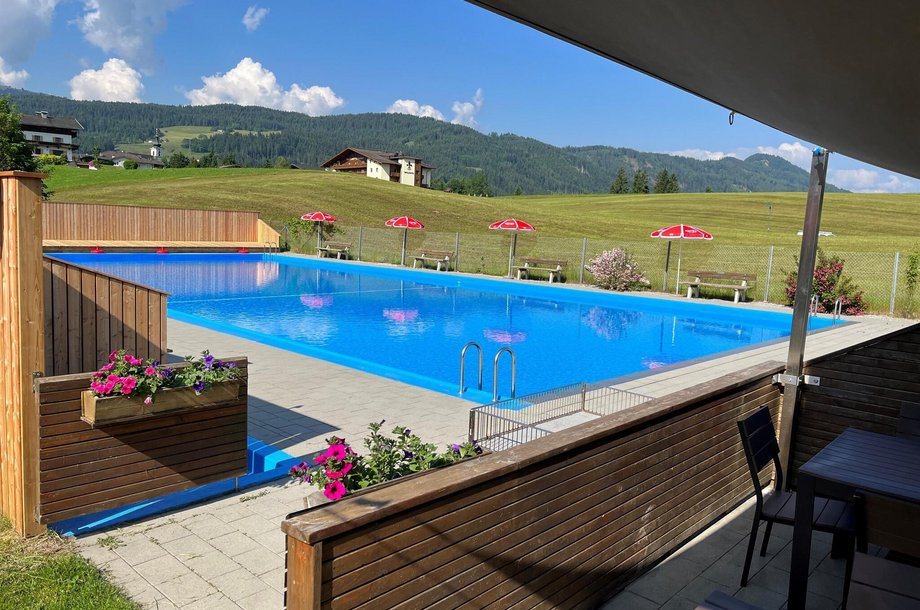 Schwimmbad-Itter-cClarissa-Guennewig.jpg